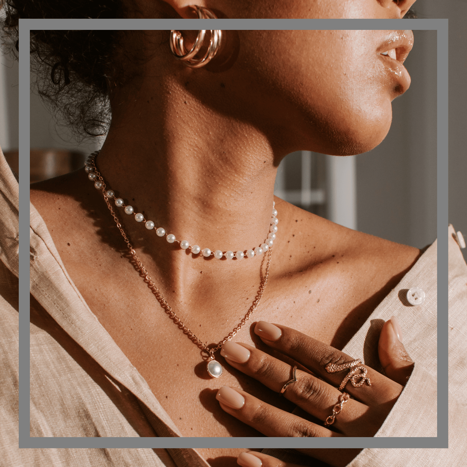 WOMEN NECKLACES